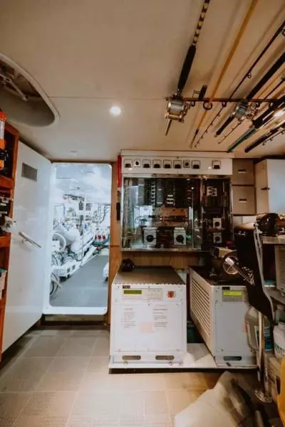 1995 Broward Raised Pilothouse