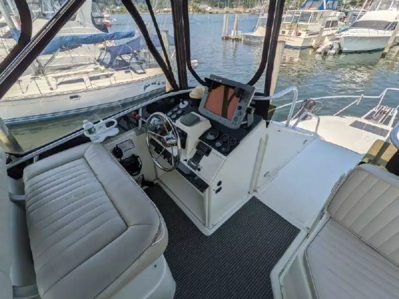 1990 Luhrs Flybridge