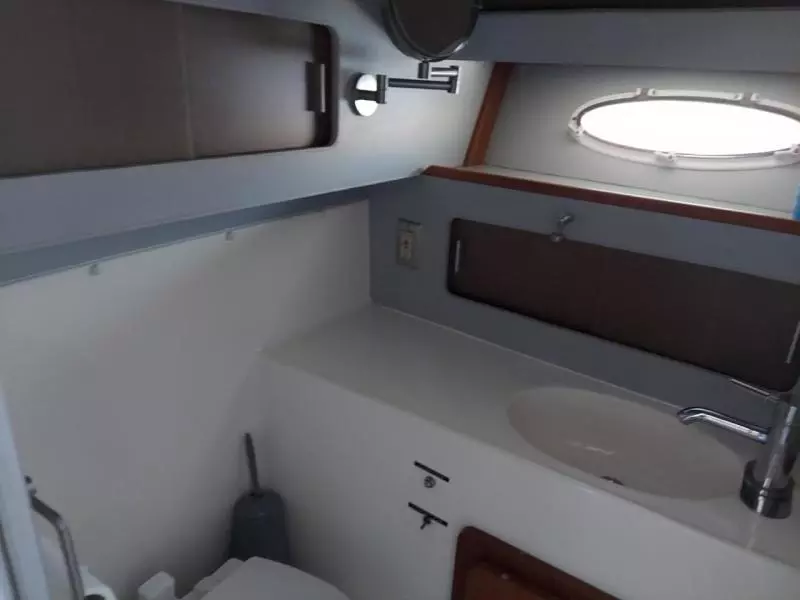 1990 Luhrs Flybridge