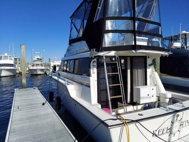 1990 Luhrs Flybridge
