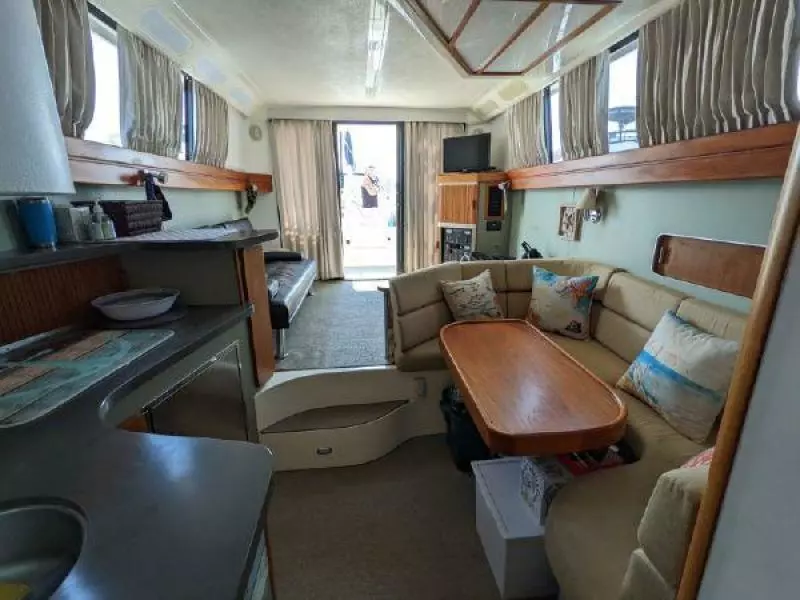 1990 Luhrs Flybridge