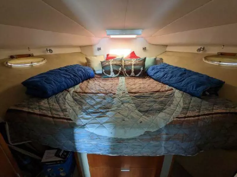 1990 Luhrs Flybridge