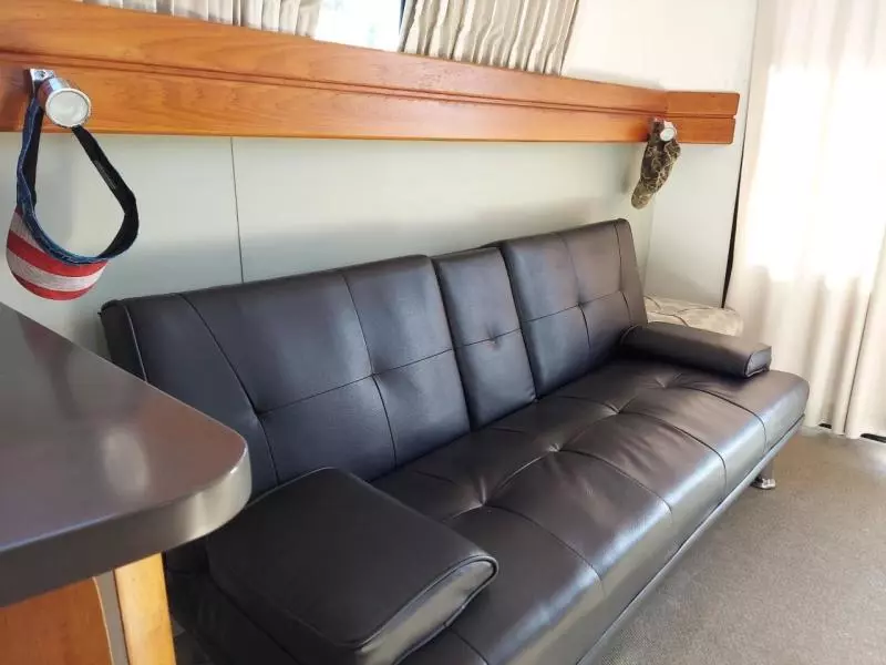 1990 Luhrs Flybridge