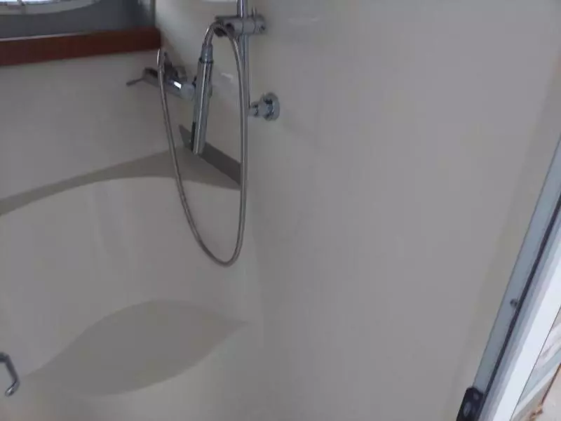 1990 Luhrs Flybridge