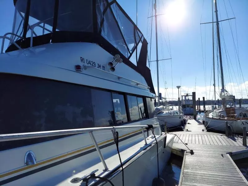1990 Luhrs Flybridge