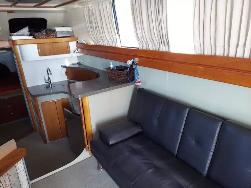 1990 Luhrs Flybridge