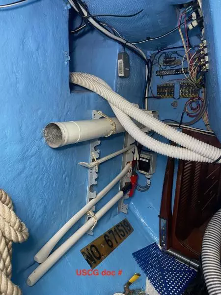 1981 Tayana Flying Dutchman 12