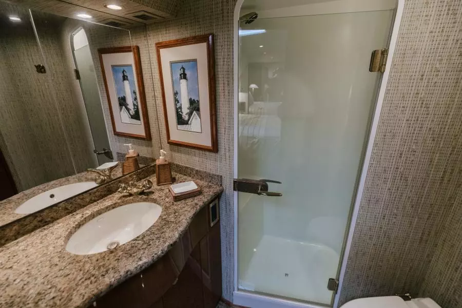 2003 Viking 56 Convertible - SECTACULAR BID