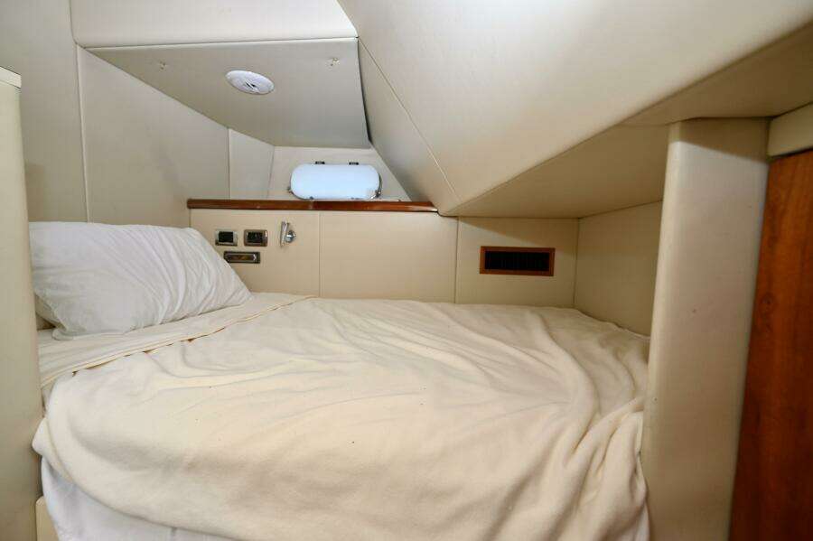 2005 Sunseeker Yacht