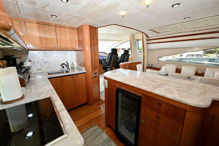 2005 Sunseeker Yacht