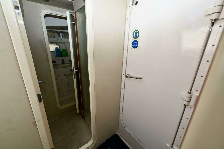 2005 Sunseeker Yacht