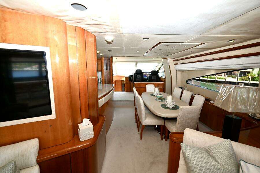 2005 Sunseeker Yacht