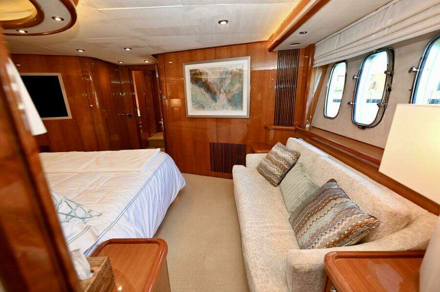 2005 Sunseeker Yacht