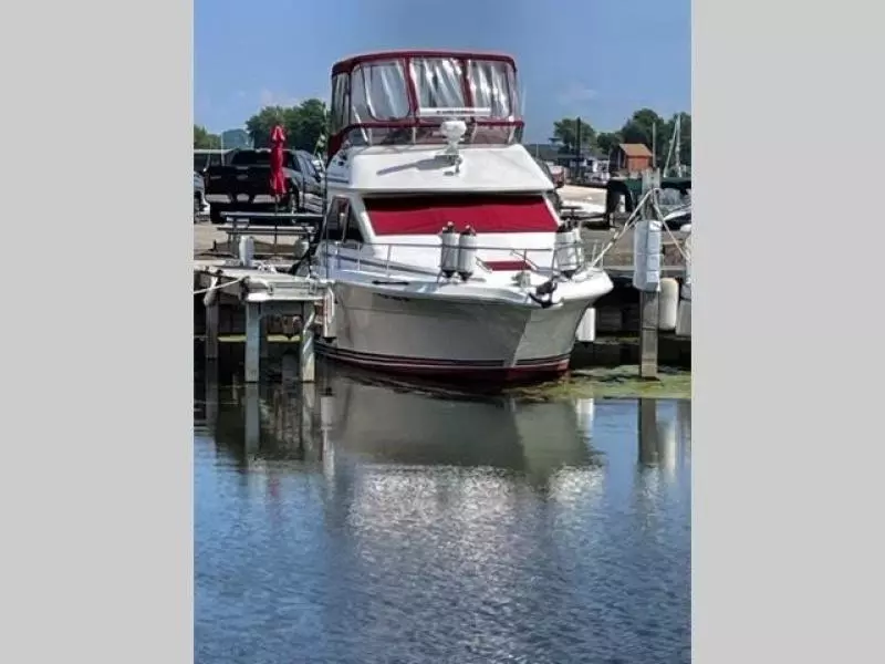 1989 Sea Ray 300 Sedan Bridge