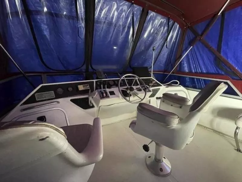 1989 Sea Ray 300 Sedan Bridge