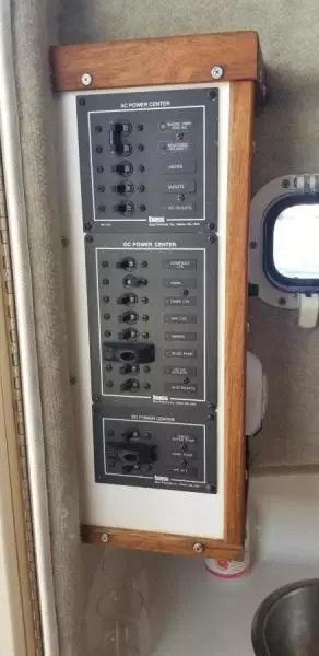 2000 Atlas 25 Pilot House