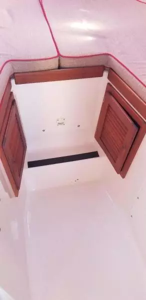 2000 Atlas 25 Pilot House