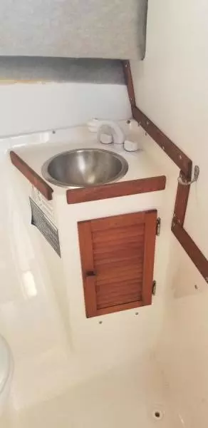 2000 Atlas 25 Pilot House