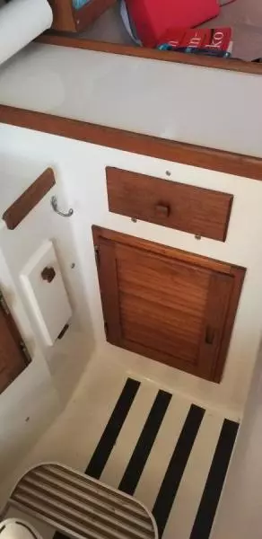 2000 Atlas 25 Pilot House