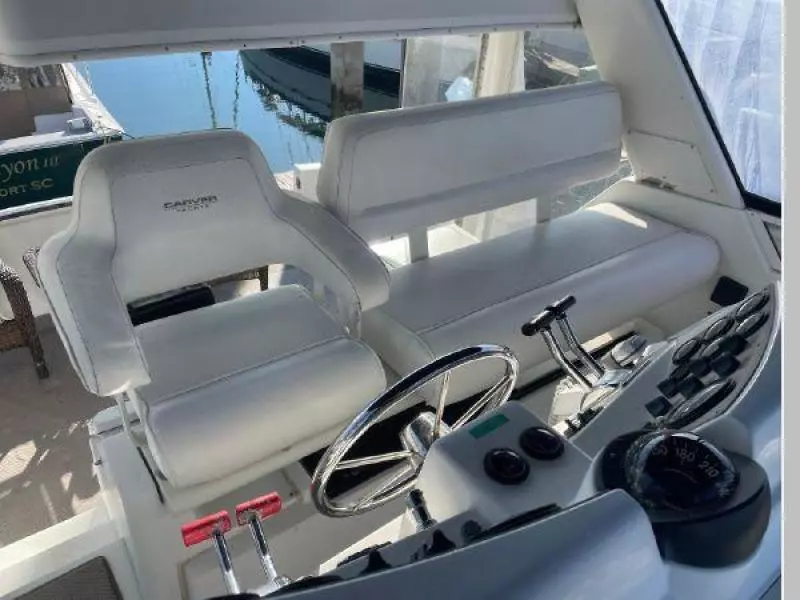 1999 Carver 356 Aft Cabin MY