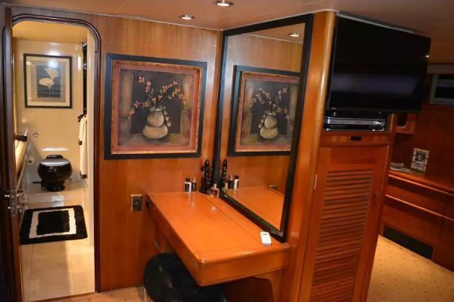 1989 Viking Motor Yacht