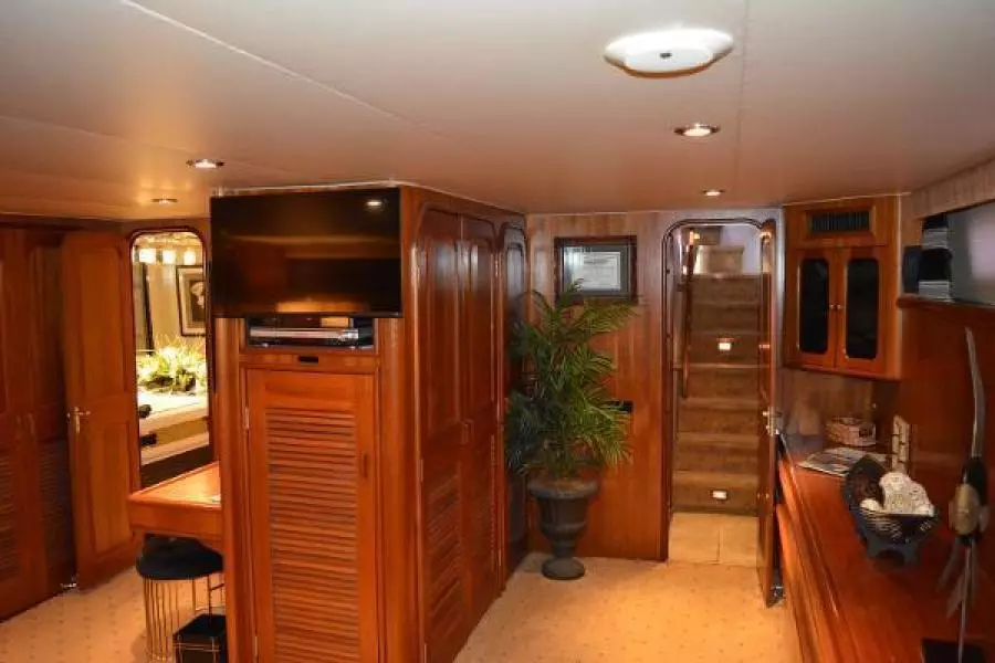 1989 Viking Motor Yacht