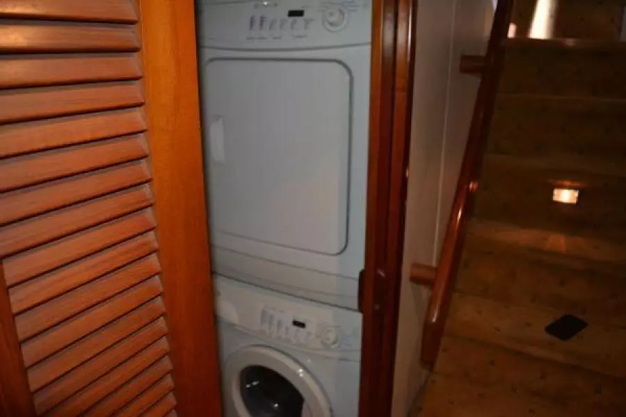 1989 Viking Motor Yacht