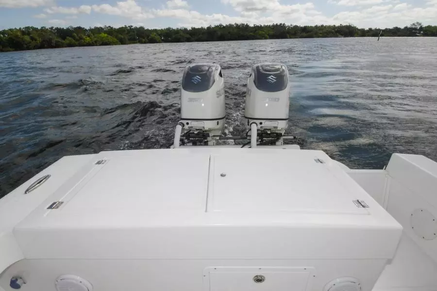 2019 Ocean Master 336 Center Console 
