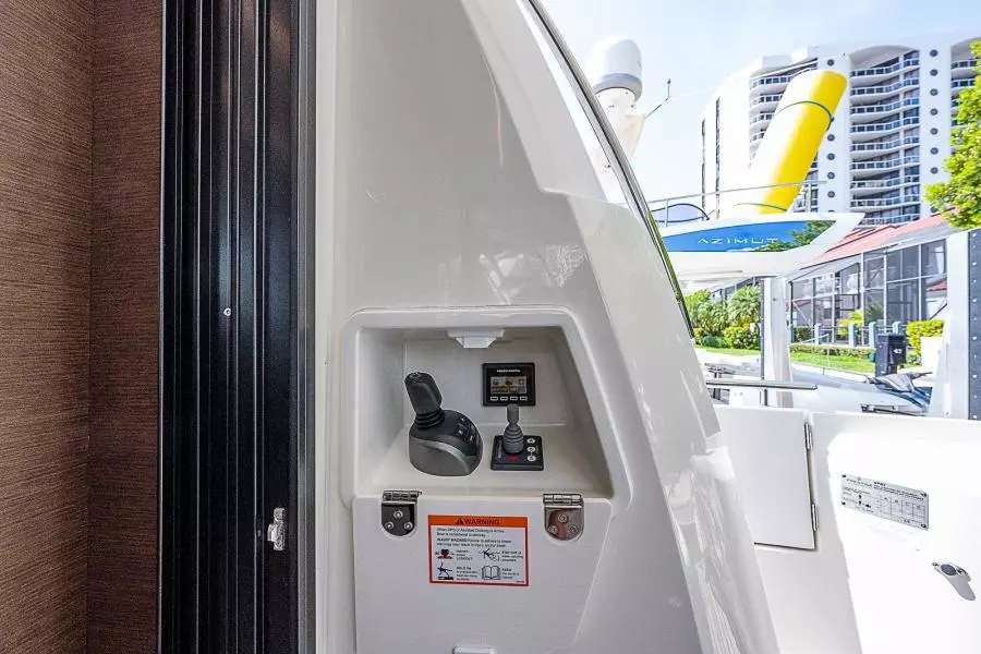 2022 Prestige 520 Fly