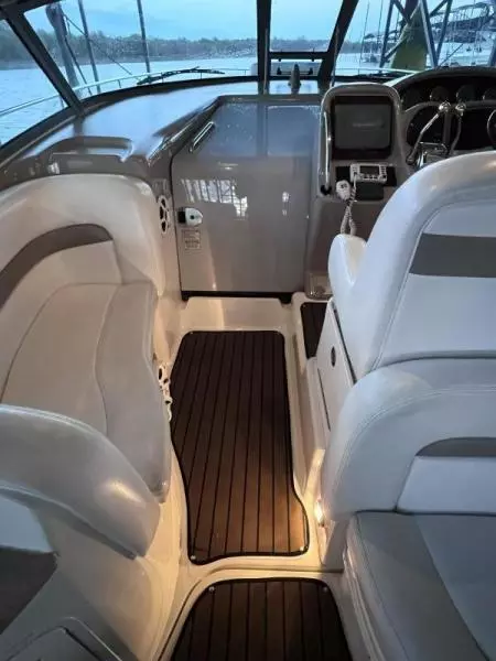 2005 Sea Ray Sundancer 320