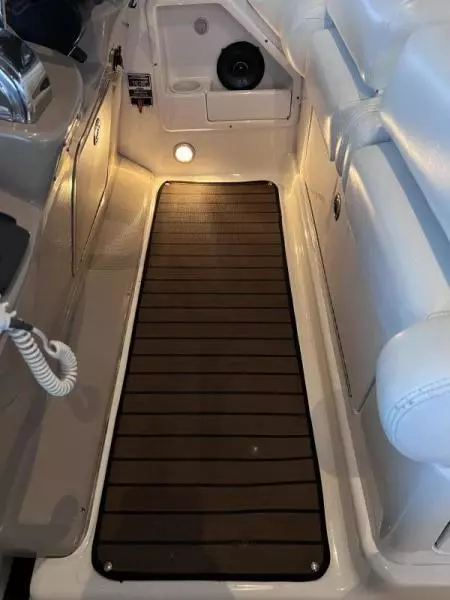 2005 Sea Ray Sundancer 320