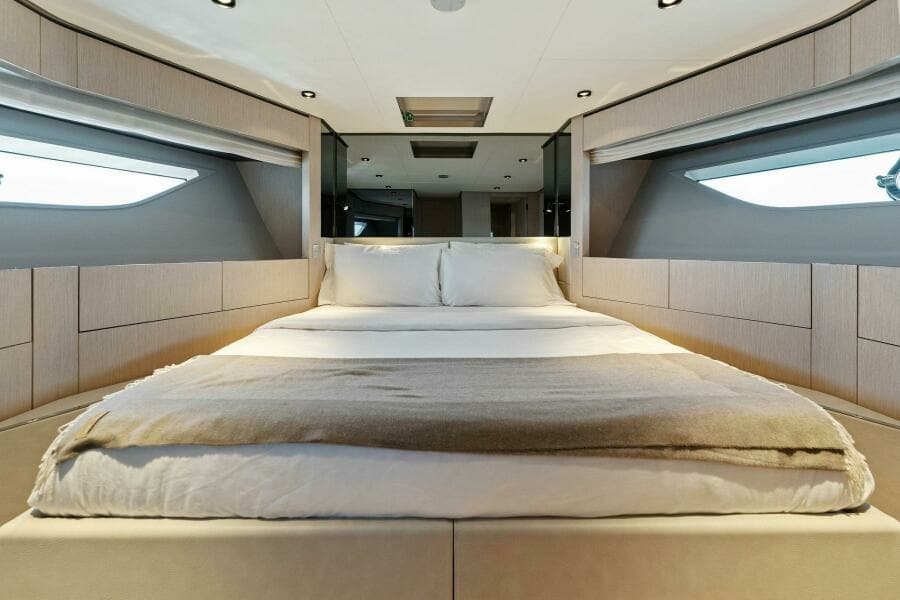 2023 Ferretti Yachts 780