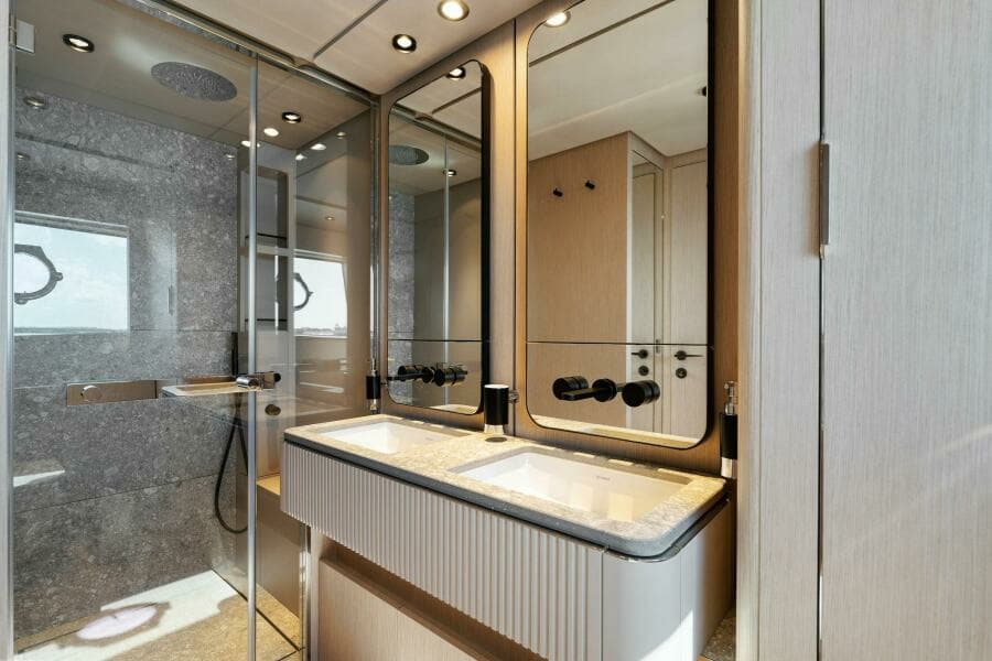 2023 Ferretti Yachts 780