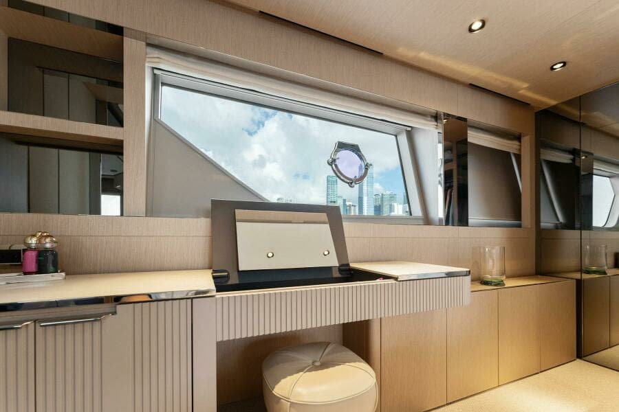 2023 Ferretti Yachts 780