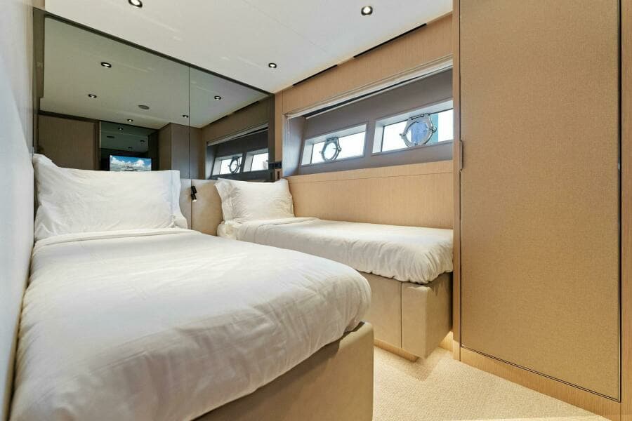 2023 Ferretti Yachts 780