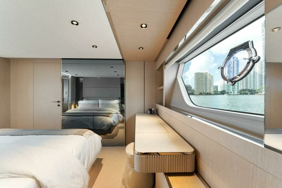 2023 Ferretti Yachts 780