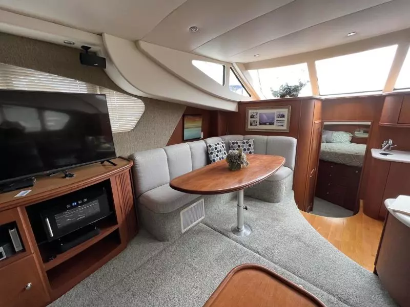 2004 Silverton 39 Motor Yacht