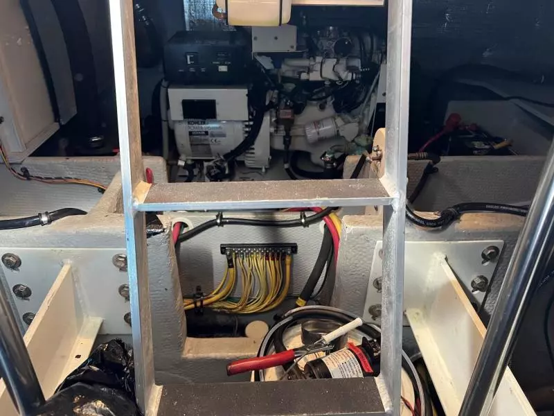 2004 Silverton 39 Motor Yacht