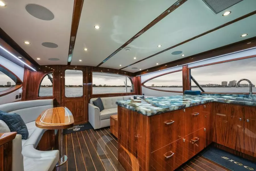 2020 Hatteras Convertible GT59