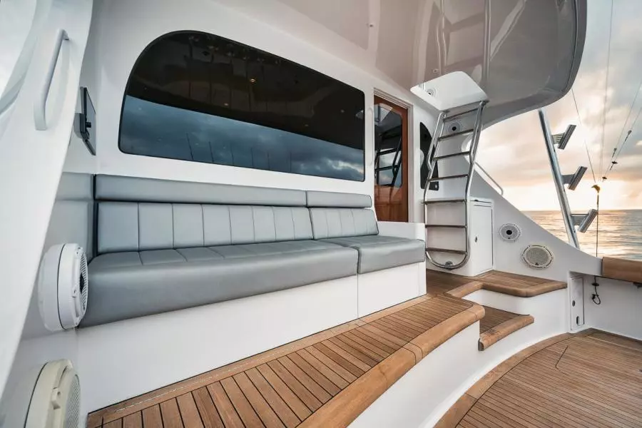 2020 Hatteras Convertible GT59