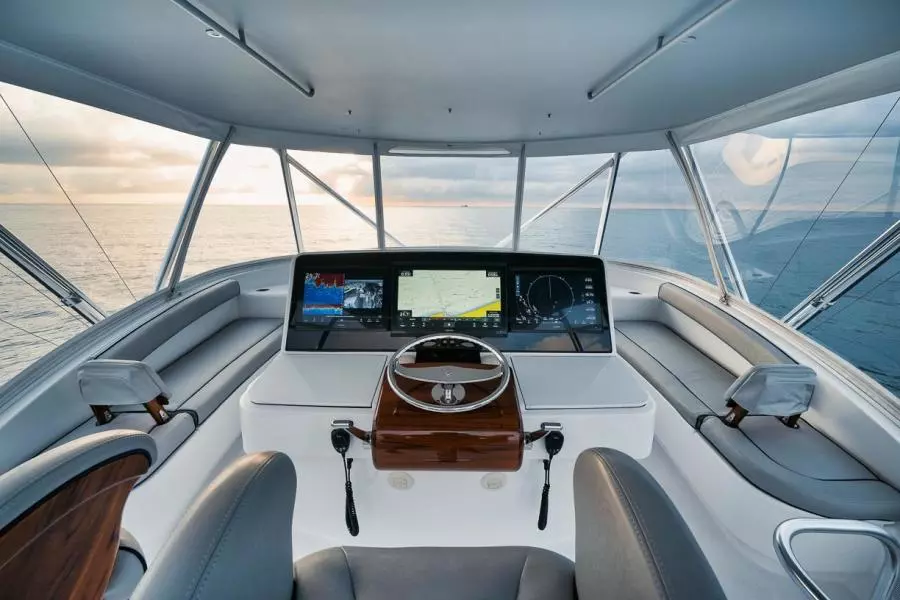 2020 Hatteras Convertible GT59