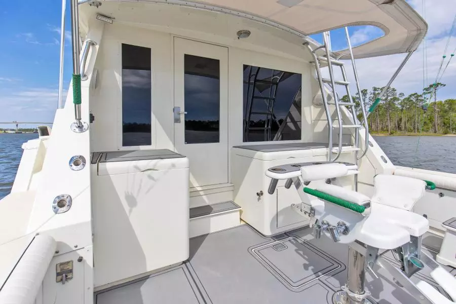 1981 Bertram 42 Convertible Balls To The Wall Cockpit