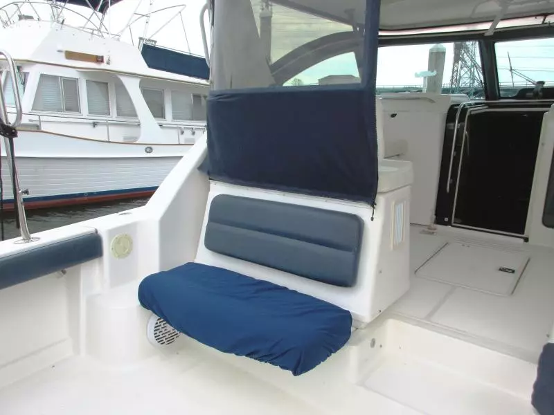 Cockpit, port forward seating