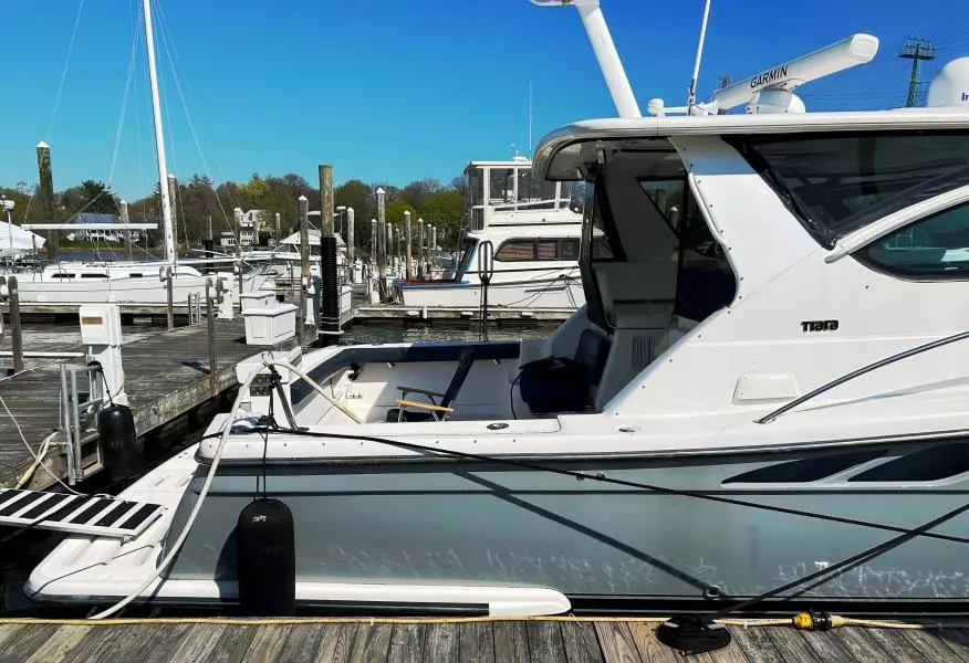 Cockpit, starboard side