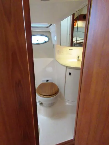 Head entrance from Salon