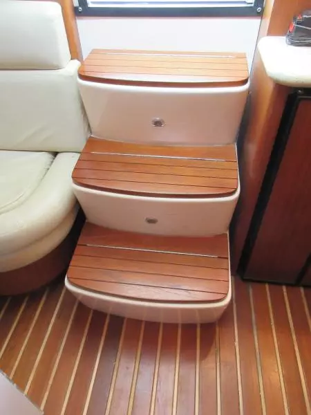Companionway steps aft