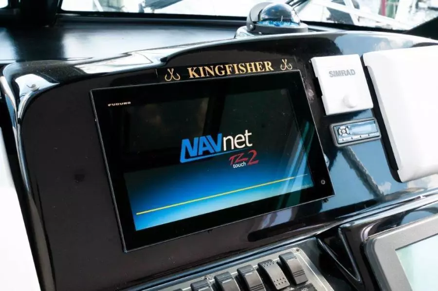 2003 Tiara Yachts 4200 Open  Kingfisher  Helm 8