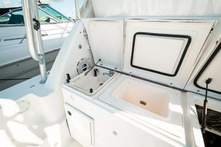 2003 Tiara Yachts 4200 Open  Kingfisher Cockpit 4