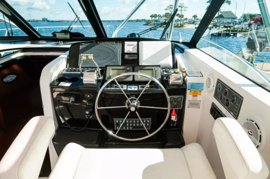 2003 Tiara Yachts 4200 Open  Kingfisher Helm 4