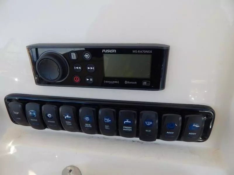 2020 Sailfish 220 CC